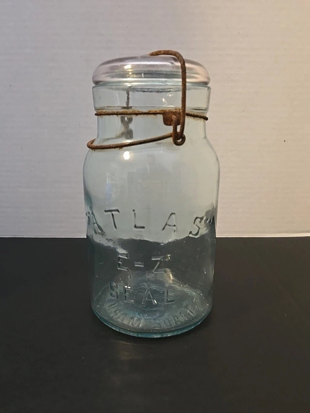 Vintsge ATLAS Mason Jar E-Z Seal Embossing.